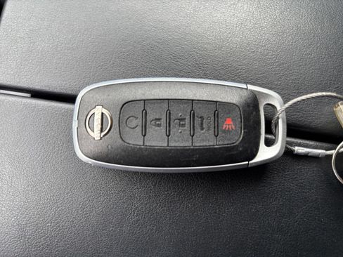 Used 2026 Nissan Rogue SV AWD/4WD image 27