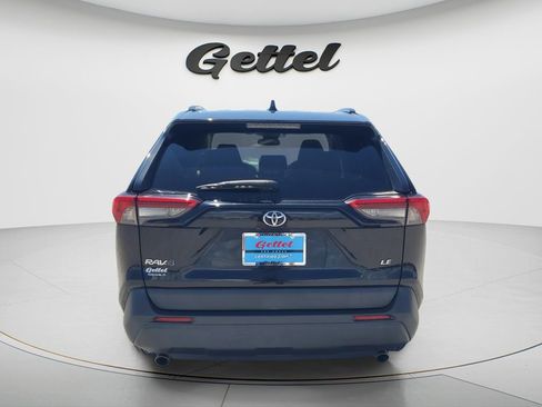 Used 2019 Toyota RAV4 LE FWD image 5