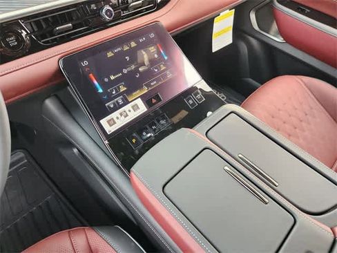 New 2026 INFINITI QX80 Autograph w/ Premium Cargo Package image 17