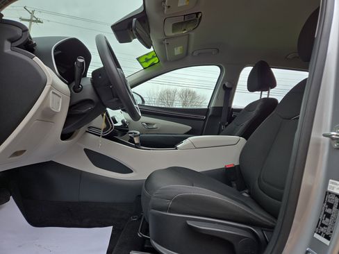 Certified 2023 Hyundai Tucson SE image 12