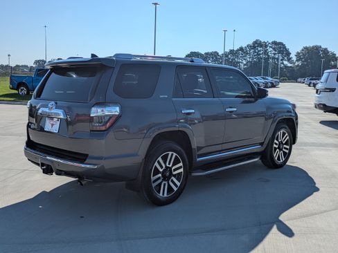 Used 2018 Toyota 4Runner Limited AWD/4WD image 5