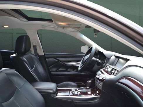 Used 2015 INFINITI Q70 3.7 image 29