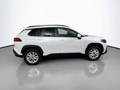 Used 2023 Toyota Corolla Cross LE AWD/4WD image 3