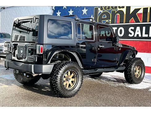 Used 2015 Jeep Wrangler Unlimited Sahara w/ Connectivity Group image 2