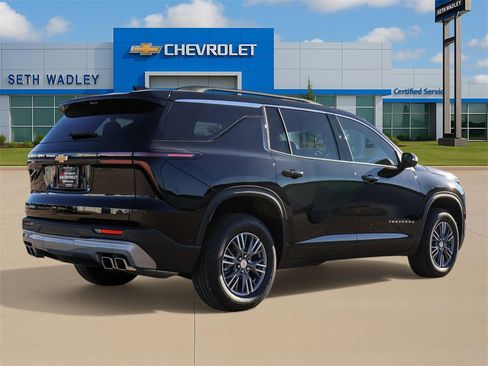 Used 2026 Chevrolet Traverse LT w/ Enhanced Driving Package image 7