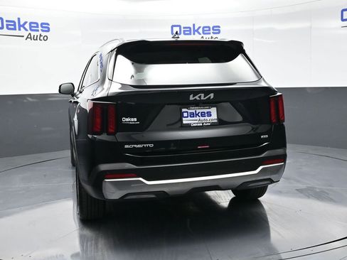 Certified 2025 Kia Sorento S AWD/4WD image 7