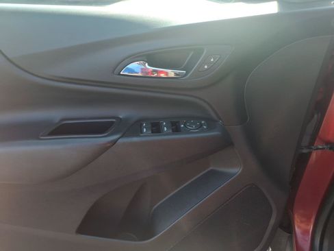 Used 2021 Chevrolet Equinox LT FWD image 16
