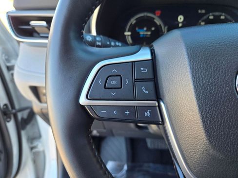 Used 2023 Toyota Highlander Platinum image 16