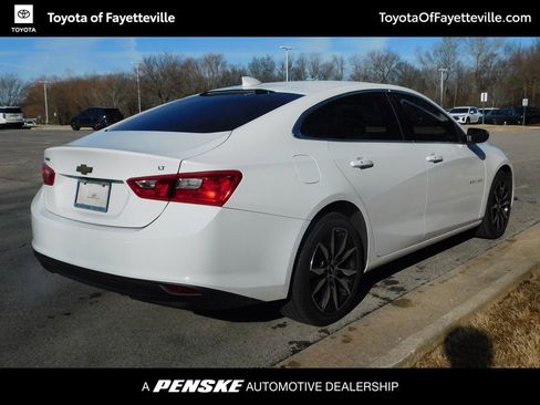 Used 2018 Chevrolet Malibu LT image 4