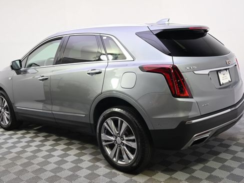 Used 2023 Cadillac XT5 Premium Luxury w/ Technology Package AWD/4WD image 3
