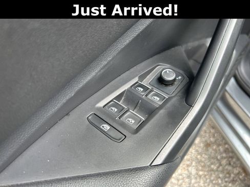 Used 2021 Volkswagen Jetta S image 7