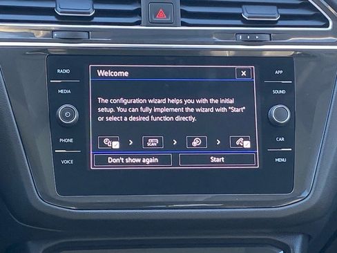 Certified 2022 Volkswagen Tiguan SE w/ Panoramic Sunroof Package image 8