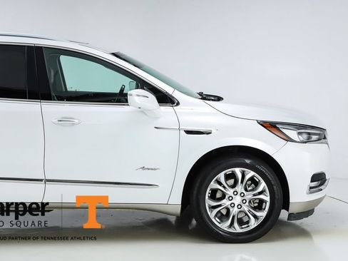 Used 2018 Buick Enclave Avenir w/ Avenir Technology Package AWD/4WD image 52