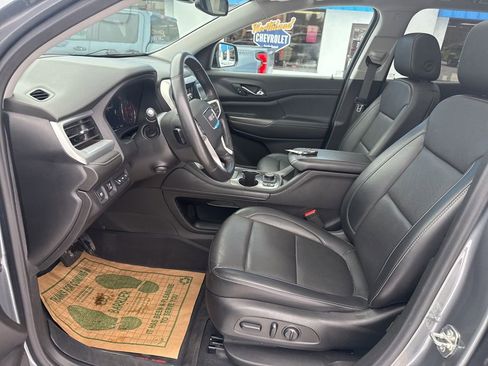 Used 2022 GMC Acadia SLT w/ Elevation Edition image 17