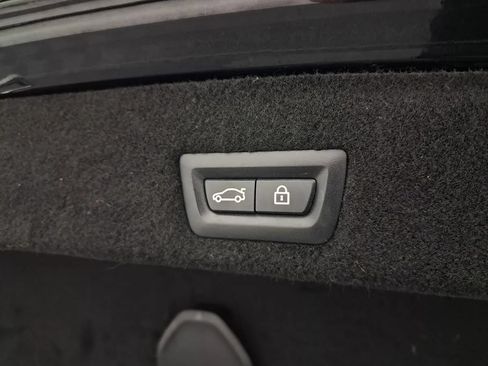 Used 2019 BMW 750i xDrive w/ Executive Package AWD/4WD image 38