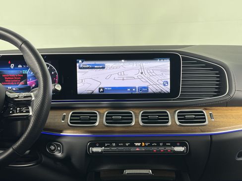 Certified 2025 Mercedes-Benz GLS 450 4MATIC image 17