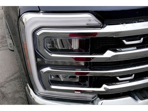 Used 2025 Ford F350 Lariat image 30