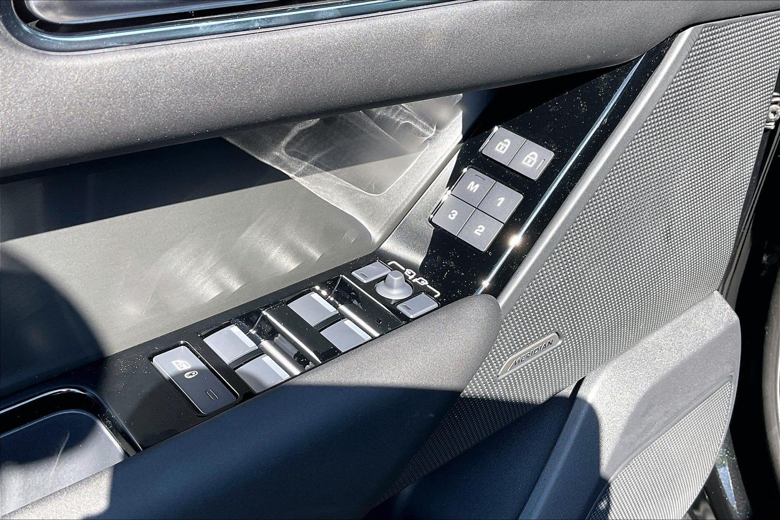 New 2026 Land Rover Range Rover Velar S AWD/4WD image 23