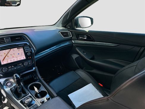 Used 2023 Nissan Maxima SR w/ Sport Mat Group image 24