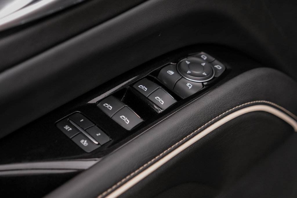 Used 2021 Cadillac Escalade ESV Premium Luxury RWD image 60