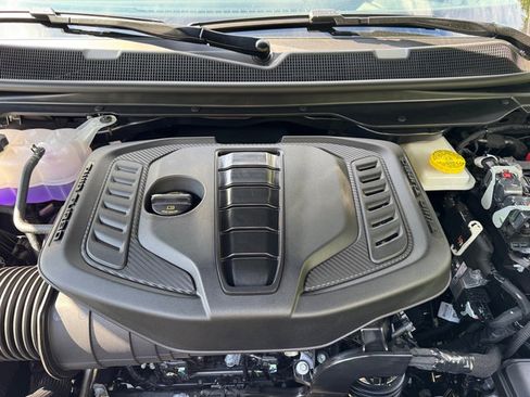 New 2025 Jeep Wagoneer L Series II w/ Premium Group I image 9