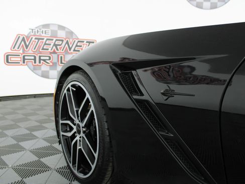 Used 2017 Chevrolet Corvette Stingray Coupe w/ Carbon Flash Badge Package image 23