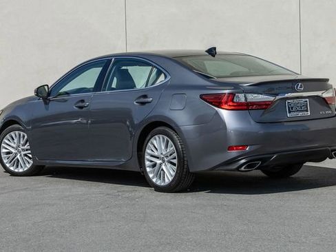 Used 2017 Lexus ES 350 350 w/ Luxury Package image 3