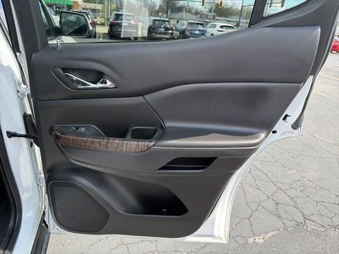 Used 2023 GMC Acadia Denali w/ Denali Ultimate Package image 17