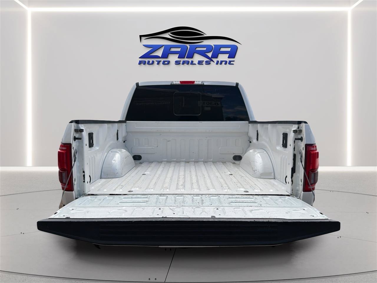 Used 2017 Ford F150 Lariat w/ Equipment Group 502A Luxury AWD/4WD image 33