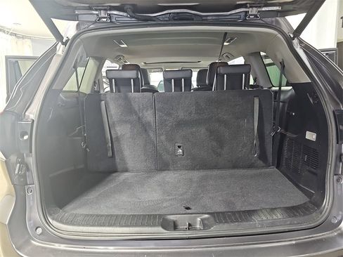 Used 2019 Toyota Highlander Limited image 17