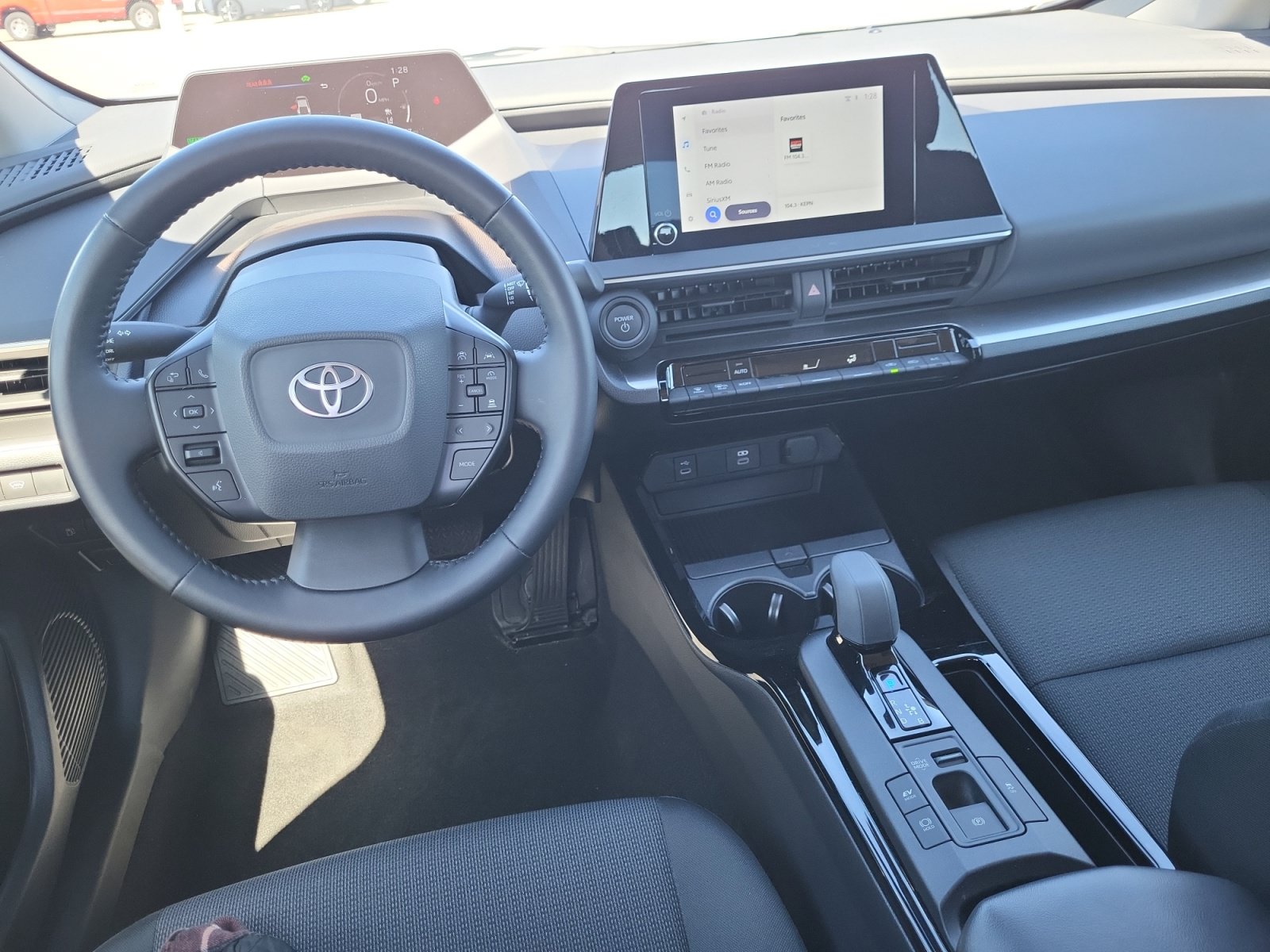 Used 2025 Toyota Prius LE FWD image 11