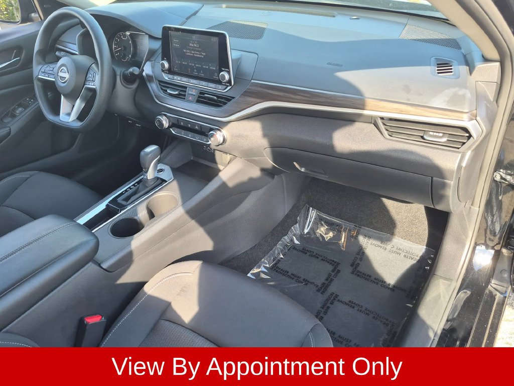 Used 2025 Nissan Altima 2.5 SV FWD image 30