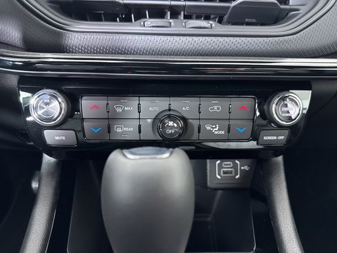 New 2026 Jeep Compass Limited image 19