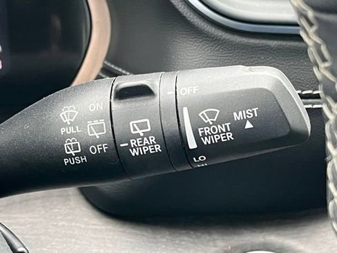 Used 2024 Jeep Grand Cherokee Limited AWD/4WD image 41