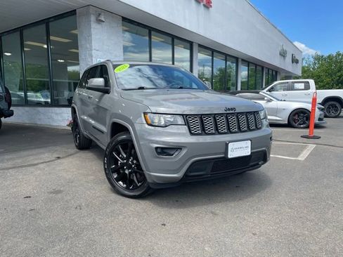 Used 2021 Jeep Grand Cherokee Laredo X AWD/4WD image 3
