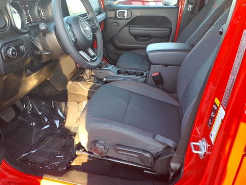 Used 2026 Jeep Wrangler Unlimited Rubicon image 17