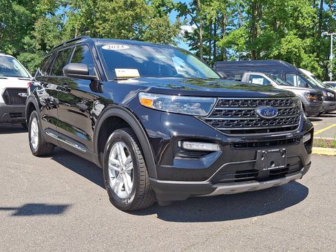 Certified 2023 Ford Explorer XLT w/ Equipment Group 202A AWD/4WD image 2