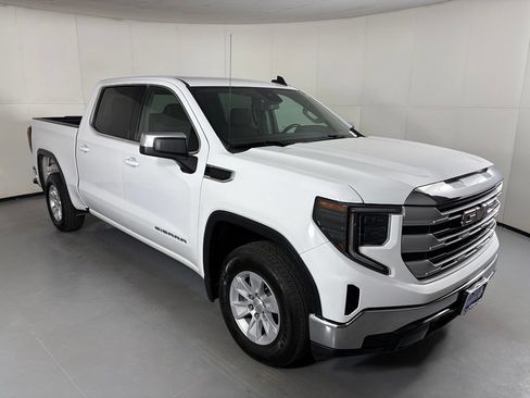 Used 2024 GMC Sierra 1500 SLE RWD image 2