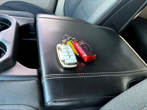 Used 2019 RAM 1500 Big Horn image 10