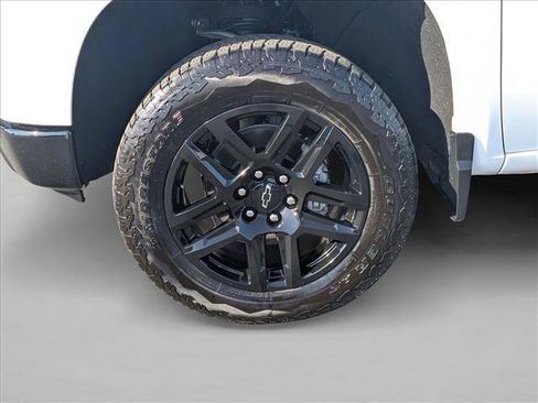 Used 2025 Chevrolet Silverado 1500 LT Trail Boss AWD/4WD image 24
