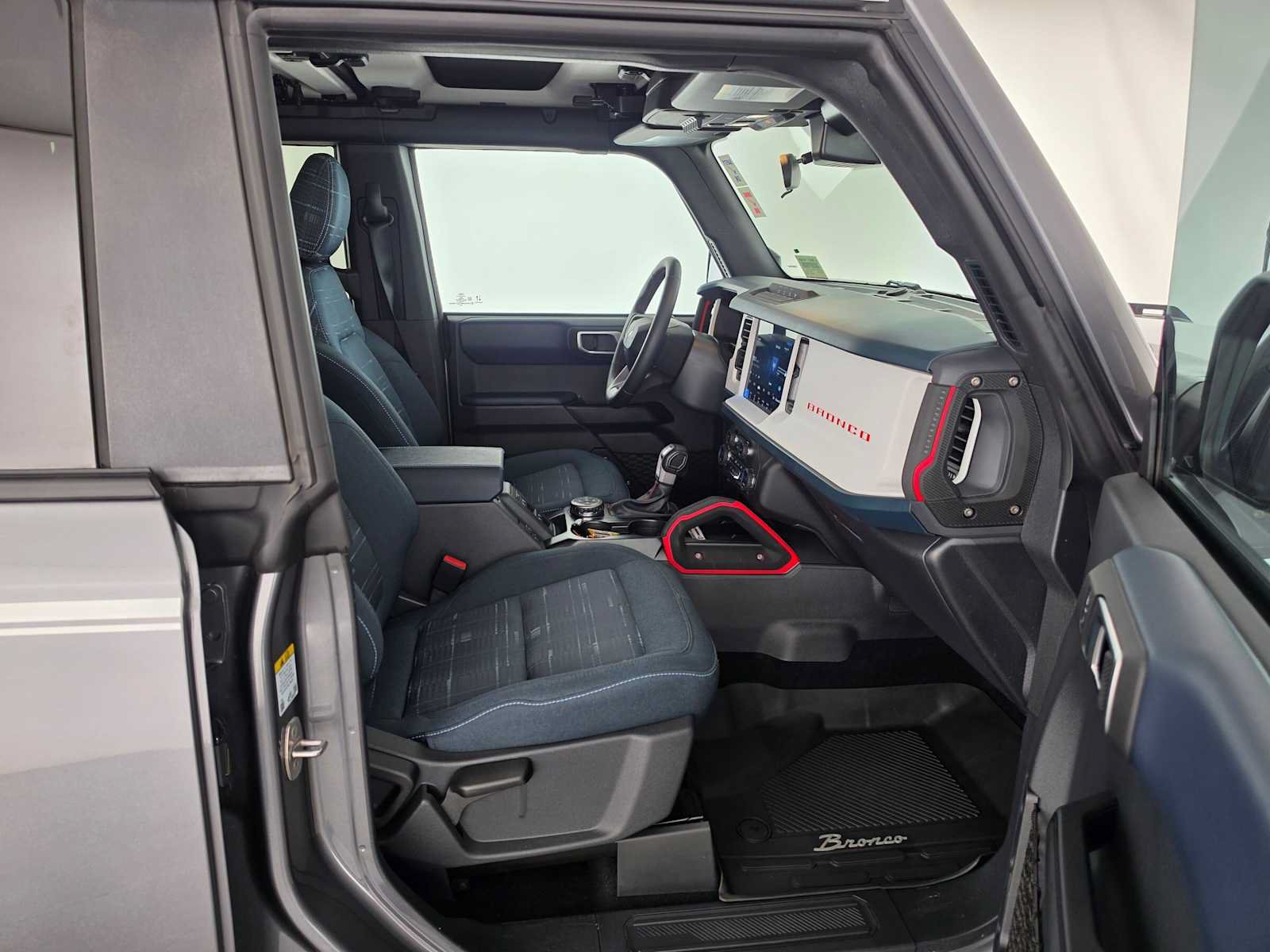 Used 2025 Ford Bronco Heritage Edition AWD/4WD image 10