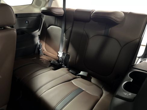 Used 2025 Honda Pilot Elite image 25