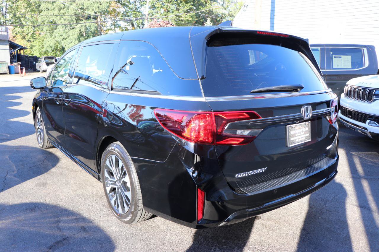 Used 2026 Honda Odyssey Elite image 3