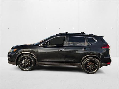 Used 2018 Nissan Rogue SV w/ Premium Package image 9