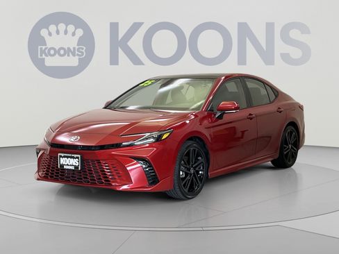 Used 2025 Toyota Camry XSE AWD/4WD image 1