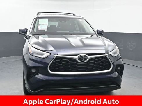 Used 2024 Toyota Highlander LE image 11