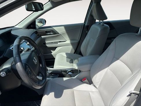 Used 2015 Honda Accord EX-L image 9