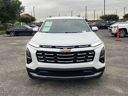 Used 2025 Chevrolet Equinox LT w/ Convenience Package II FWD image 2