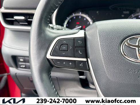 Used 2022 Toyota Highlander XLE image 39