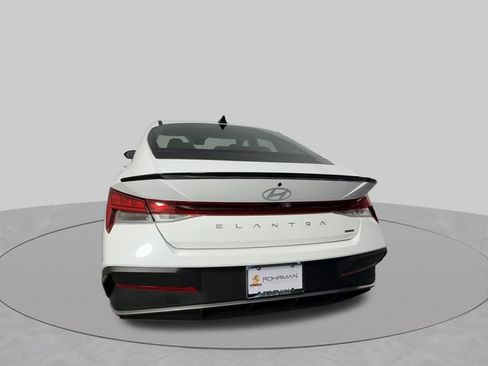 Used 2025 Hyundai Elantra SEL FWD image 8